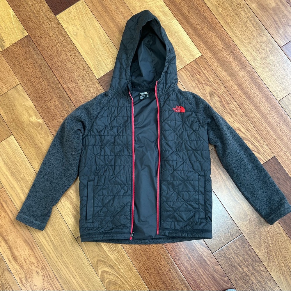 The North Face Boy’s black coat in medium